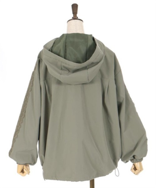 axes femme(アクシーズファム)の「撥水加工マウンテンパーカー(マウンテンパーカー・レディース・カーキ/ブラック/グレイッシュベージュ・MEDIUM/LARGE)」の7枚目の写真