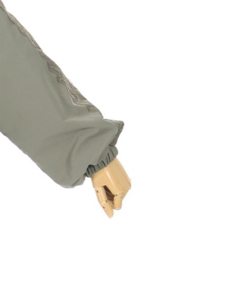 axes femme(アクシーズファム)の「撥水加工マウンテンパーカー(マウンテンパーカー・レディース・カーキ/ブラック/グレイッシュベージュ・MEDIUM/LARGE)」の12枚目の写真