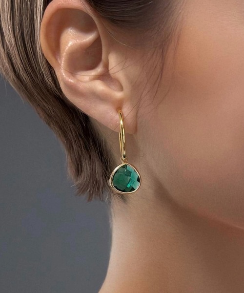 tone（トーン）の「【As】【金属アレルギー対応】NO.159 ゆらゆらマロンチャーム　カラフルフープ　イヤリング（K16GPコーティング）(MA)（イヤリング・レディース・ブルー/グリーン/レッド/カーキ/パープル/ブラック/クリア/ピンク/グリーン系2/イエロー・FREE）」の4枚目の写真