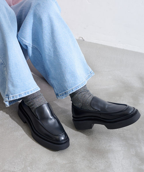 LE TALON(ルタロン)の「JVAM/ジェイヴィエーエム KENNEDY SIMPLE LOAFER(ローファー・レディース・ブラック・24.5cm/24cm/23.5cm)」の4枚目の写真