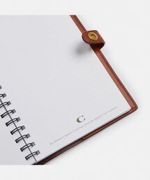 【新品】コーチ　スノーマン&レキシーコスメポーチ　シグネチャー☆ホリデー限定 公式】COACH – コーチ | ホリデー エッセンシャル コスメティック