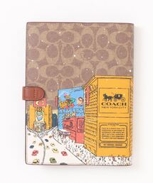 【新品】コーチ　スノーマン&レキシーコスメポーチ　シグネチャー☆ホリデー限定 ホリデー エッセンシャル コスメティック ポーチ・シグネチャー