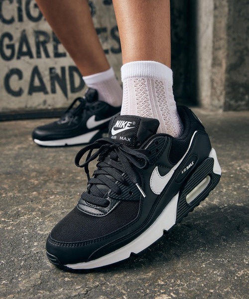 NIKE(ナイキ)の「ナイキ エア マックス 90 ウィメンズシューズ / Nike Air Max 90 Women's Shoes DH8010-002 Black(スニーカー・レディース・ブラック・22/22.5/23/23.5/24/24.5/25/25.5/26/26.5/27/27.5/28/28.5/29)」の6枚目の写真