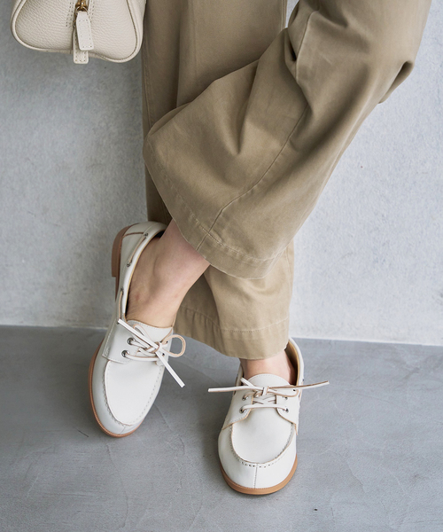 LE TALON（ルタロン）の「レザーデッキシューズ（モカシン/デッキシューズ・レディース・ベージュ/ホワイト・24.5cm/25cm/22cm/22.5cm/23cm/23.5cm/24cm）」の7枚目の写真