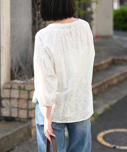 &HALF(アンドハーフ)の「インド綿刺繍ルーズプルオーバー (インド綿.インドコットン.コットン100%,綿100%)(Tシャツ/カットソー・レディース・ネイビー/オフホワイト/サックスブルー/ピンク/イエロー・M/L)」の10枚目の写真
