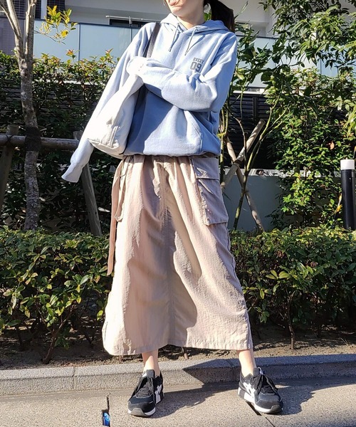 Q（キュー）の「everyパーカー（パーカー・レディース・グレイッシュブルー・MEDIUM）」の12枚目の写真