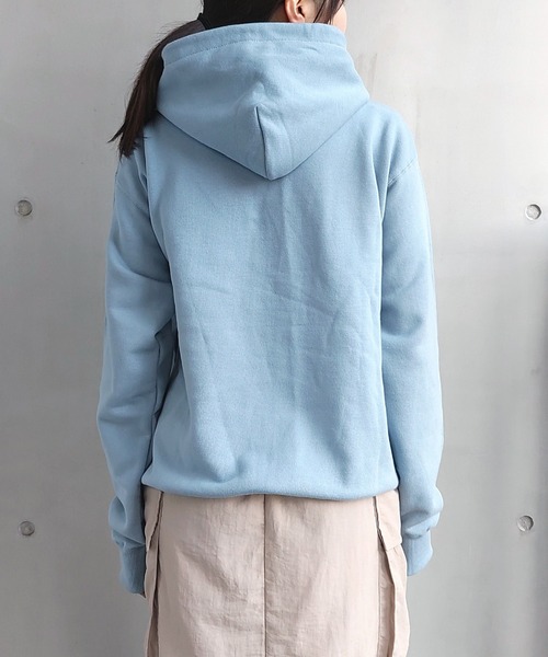 Q（キュー）の「everyパーカー（パーカー・レディース・グレイッシュブルー・MEDIUM）」の5枚目の写真