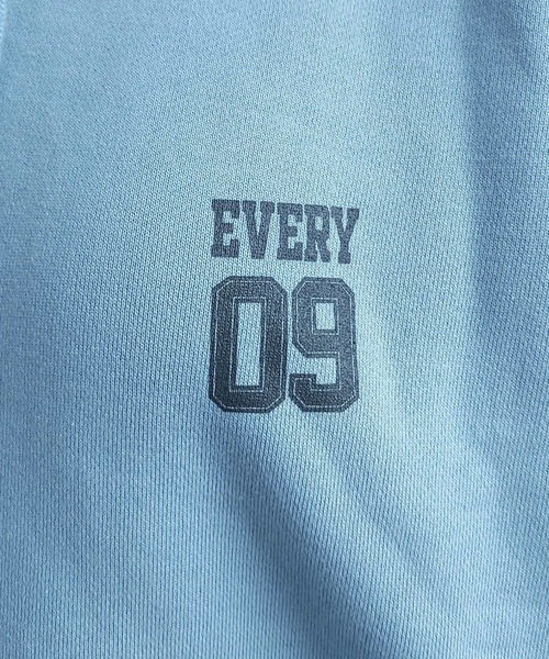 Q（キュー）の「everyパーカー（パーカー・レディース・グレイッシュブルー・MEDIUM）」の7枚目の写真