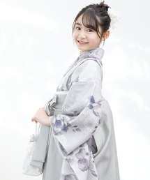 SOUBIEN（ソウビエン）の「floroハイジュニア袴4点セット（着物・襦袢・下帯・袴）（着物）」
