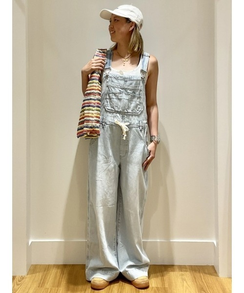 GAP(ギャップ)の「ウルトラソフト デニム バギーオーバーオール(サロペット/オーバーオール・レディース・ライトインディゴブルー・S/M/XXS/L/XS)」の7枚目の写真