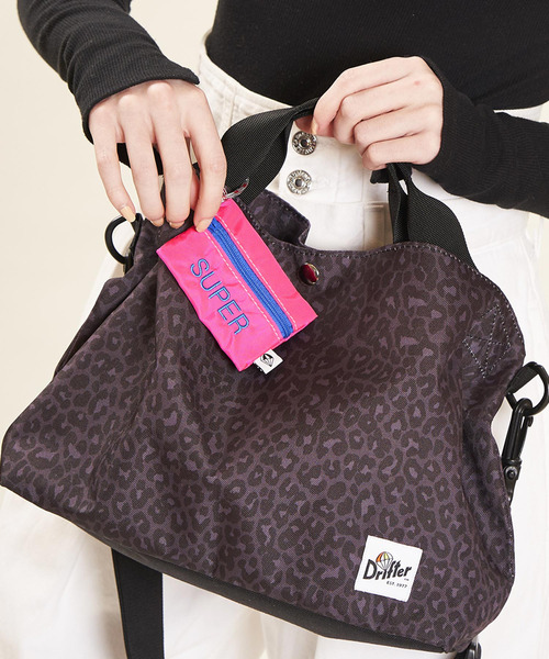 Drifter(ドリフター)の「KELLEYS CHARM POUCH/ケリーズチャームポーチ(ポーチ・レディース・レッド/ピンク/ターコイズブルー/レオパード/レモンイエロー/オレンジ/パープル/ケリーグリーン・FREE)」の5枚目の写真