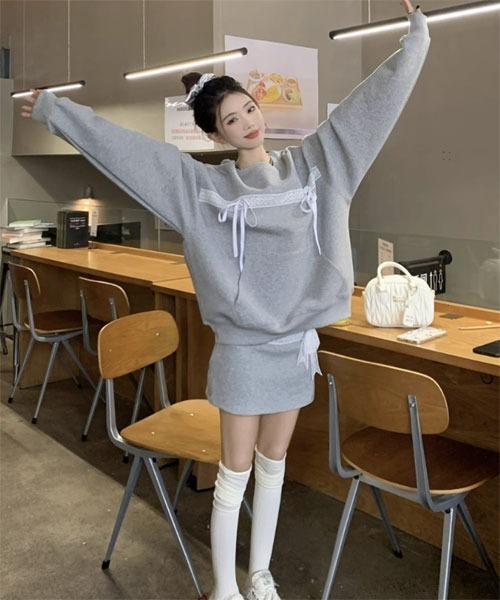 Mayree(メイリー)の「【Mayree】リボン デザイン 長袖 スウェット(スウェット・レディース・グレー・MEDIUM/LARGE/X-LARGE)」の4枚目の写真