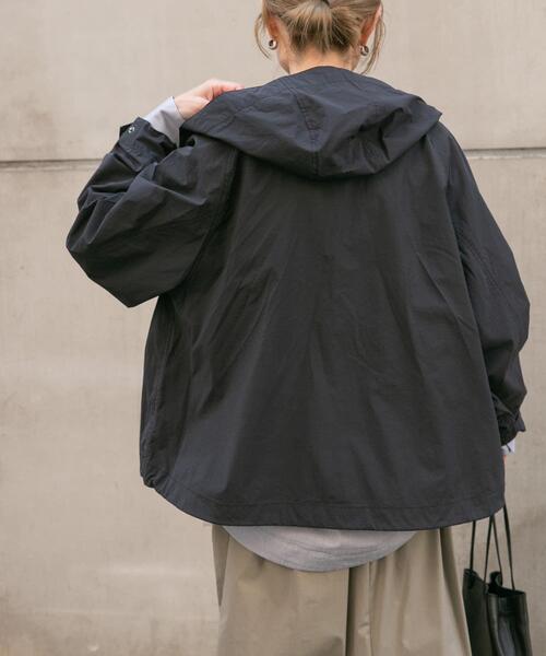 FORK&SPOON（フォークアンドスプーン）の「FORK&SPOON　フーディージャケット（マウンテンパーカー・レディース・アイボリー/スミクロ・1）」の18枚目の写真