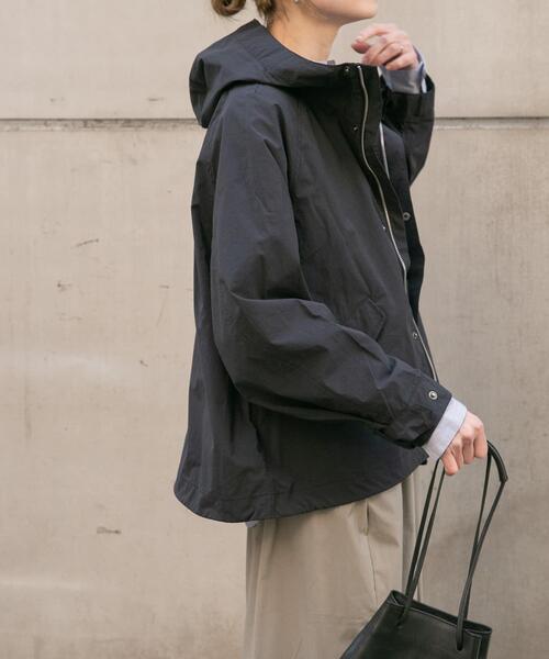 FORK&SPOON（フォークアンドスプーン）の「FORK&SPOON　フーディージャケット（マウンテンパーカー・レディース・アイボリー/スミクロ・1）」の20枚目の写真