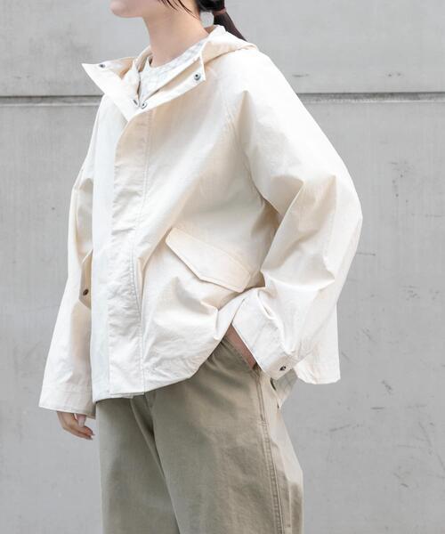 FORK&SPOON（フォークアンドスプーン）の「FORK&SPOON　フーディージャケット（マウンテンパーカー・レディース・アイボリー/スミクロ・1）」の5枚目の写真