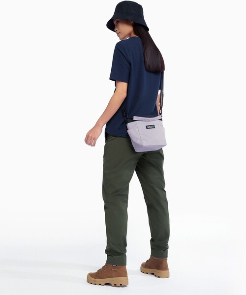 AIGLE（エーグル）の「撥水 ネイバーフッド ショルダーバッグ（ショルダーバッグ・レディース・ブラック/ダークグリーン/ライトパープル・FREE）」の6枚目の写真