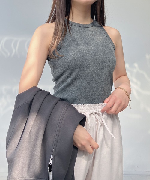 AS KNOW AS plus（アズノゥアズプラス）の「●カップ付きアメスリタンクトップ（タンクトップ・レディース・チャコールグレー/ブラック/オリーブ/キナリ・FREE）」の4枚目の写真