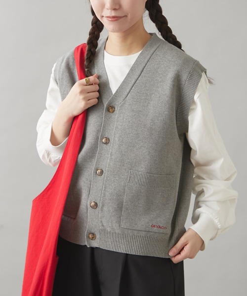 GEVACO(ゲバコ)の「【GEVACO】前開きベスト(ニット/セーター・レディース・ブラック/アイボリー/グレー・SMALL/LARGE/MEDIUM)」の3枚目の写真