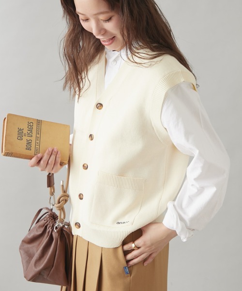 GEVACO(ゲバコ)の「【GEVACO】前開きベスト(ニット/セーター・レディース・ブラック/アイボリー/グレー・SMALL/LARGE/MEDIUM)」の12枚目の写真