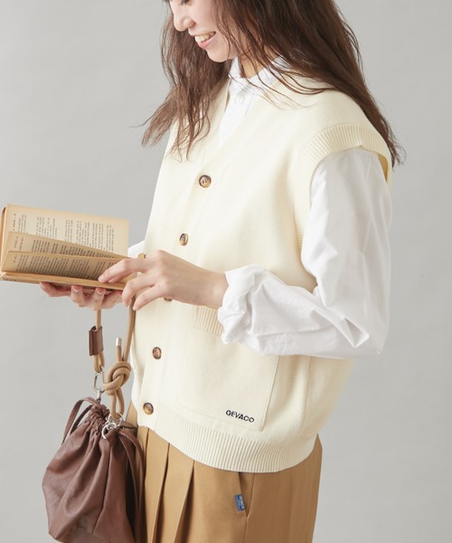 GEVACO(ゲバコ)の「【GEVACO】前開きベスト(ニット/セーター・レディース・ブラック/アイボリー/グレー・SMALL/LARGE/MEDIUM)」の13枚目の写真