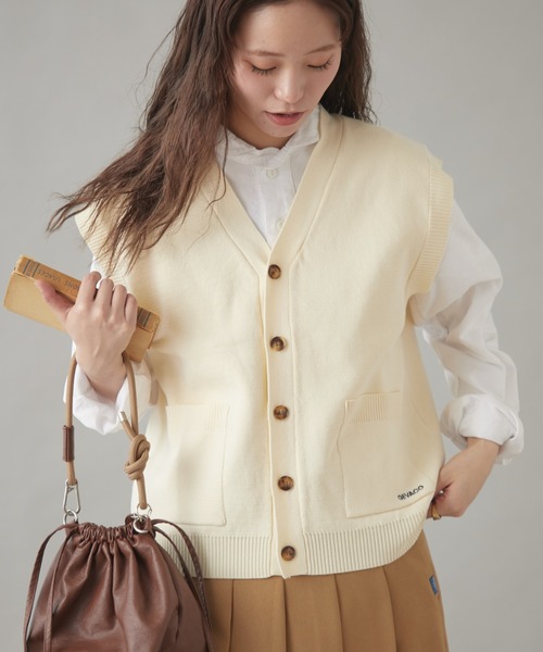 GEVACO(ゲバコ)の「【GEVACO】前開きベスト(ニット/セーター・レディース・ブラック/アイボリー/グレー・SMALL/LARGE/MEDIUM)」の14枚目の写真