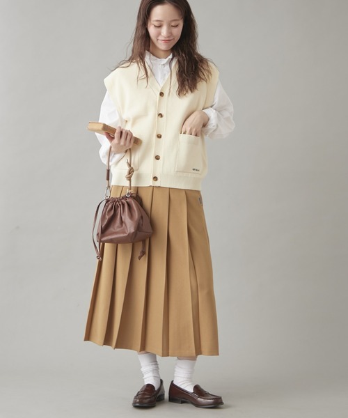 GEVACO(ゲバコ)の「【GEVACO】前開きベスト(ニット/セーター・レディース・ブラック/アイボリー/グレー・SMALL/LARGE/MEDIUM)」の18枚目の写真