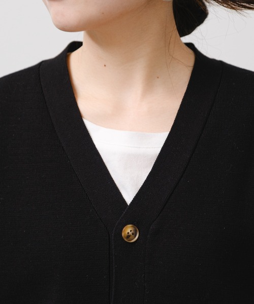 GEVACO(ゲバコ)の「【GEVACO】前開きベスト(ニット/セーター・レディース・ブラック/アイボリー/グレー・SMALL/LARGE/MEDIUM)」の4枚目の写真