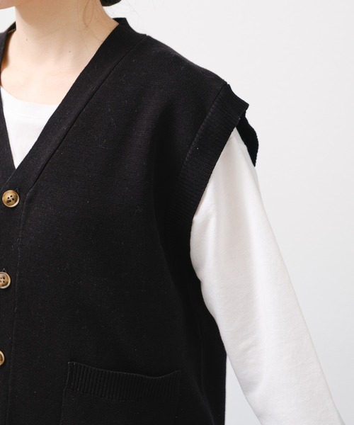 GEVACO(ゲバコ)の「【GEVACO】前開きベスト(ニット/セーター・レディース・ブラック/アイボリー/グレー・SMALL/LARGE/MEDIUM)」の6枚目の写真