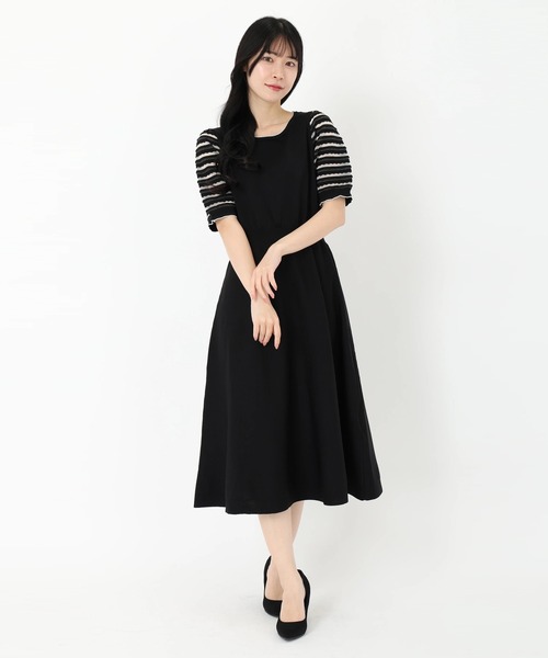 UNIVERVAL MUSE（ユニバーバル ミューズ）の「リボンフラワー刺しゅうカーディガン（ワンピース・レディース・ブラック・2）」の3枚目の写真