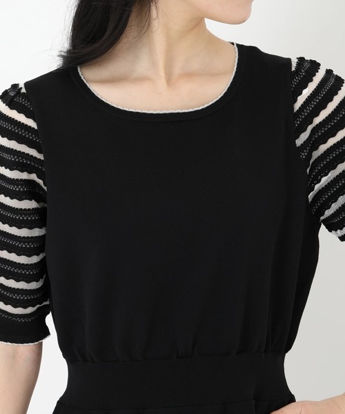 UNIVERVAL MUSE（ユニバーバル ミューズ）の「リボンフラワー刺しゅうカーディガン（ワンピース・レディース・ブラック・2）」の6枚目の写真