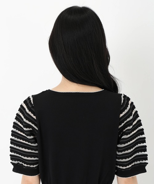 UNIVERVAL MUSE（ユニバーバル ミューズ）の「リボンフラワー刺しゅうカーディガン（ワンピース・レディース・ブラック・2）」の7枚目の写真