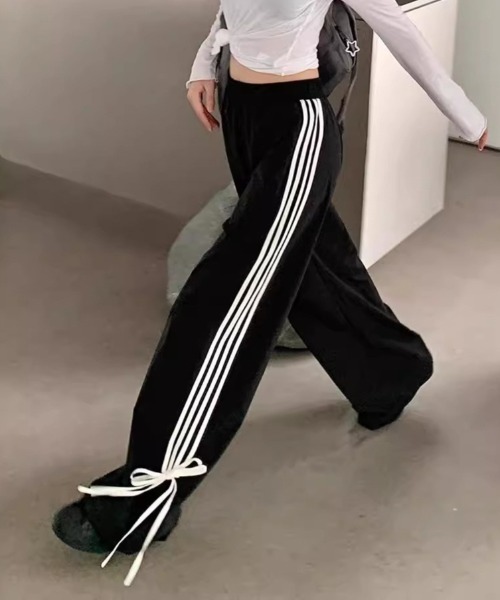 Per sist ence(パーシエンス)の「サイドラインリボンパンツ(スウェットパンツ・レディース・ブラック/ホワイト系・LARGE/MEDIUM)」の2枚目の写真