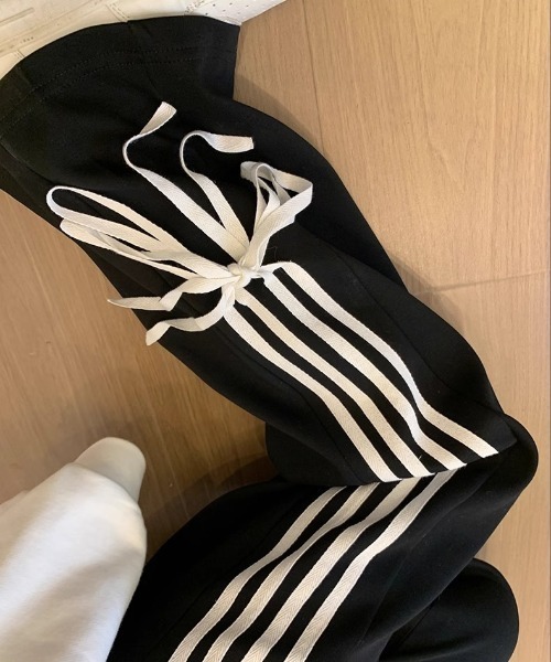 Per sist ence(パーシエンス)の「サイドラインリボンパンツ(スウェットパンツ・レディース・ブラック/ホワイト系・LARGE/MEDIUM)」の12枚目の写真