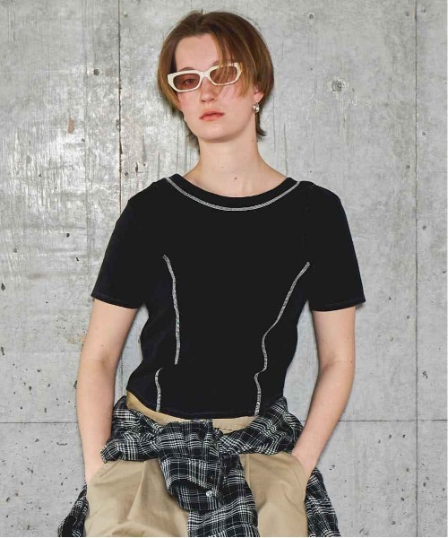 MAISON SPECIAL(メゾンスペシャル)の「Bicolor Stitch Compact T-shirt/バイカラーステッチコンパクトTシャツ(Tシャツ/カットソー・レディース・チャコールグレー/ホワイト/ライム/ピンク・FREE)」の3枚目の写真