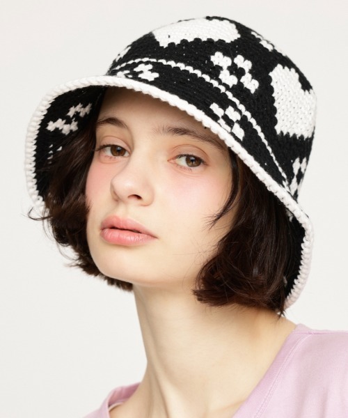 SLY（スライ）の「HEART KNIT BUCKET HAT ハート ニット バケット ハット（ハット・レディース・ブラック/ブルー・FREE）」の2枚目の写真