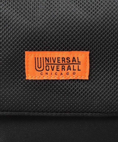UNIVERSAL OVERALL(ユニバーサルオーバーオール)の「撥水ポリエステル フロントメッシュポケット フラップトップ メッセンジャー ミニショルダーバッグ(ショルダーバッグ・メンズ・ブラック・FREE)」の2枚目の写真