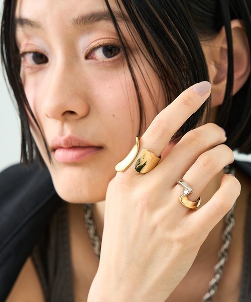 collex（コレックス）の「【dignif】ウェーブバイカラーリング（リング・レディース・その他・フリー）」の4枚目の写真