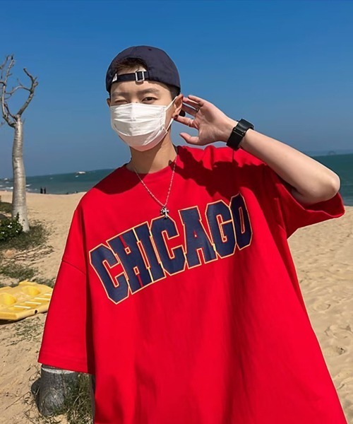 B.I.D.(ビーアイディー)の「《CHICAGOシカゴプリントオーバーサイズTシャツ(Tシャツ/カットソー・メンズ・ホワイト/レッド/ブラック・FREE)」の3枚目の写真