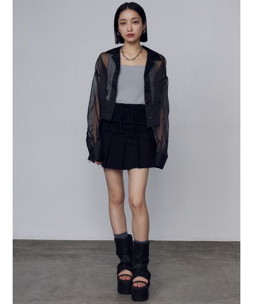 EMODA（エモダ）の「エアリーショートシャツ（シャツ/ブラウス・レディース・グレー/ベージュ/ブルー/ブラック・FREE）」の16枚目の写真