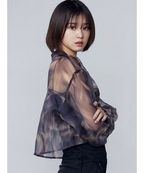 EMODA（エモダ）の「エアリーショートシャツ（シャツ/ブラウス・レディース・グレー/ベージュ/ブルー/ブラック・FREE）」の20枚目の写真