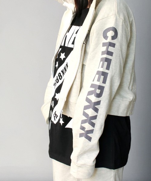CHEER（チアー）の「袖プリントショート丈ジップアップパーカー（パーカー・レディース・ブラック/オートミール/グレー・S/M/L）」の16枚目の写真