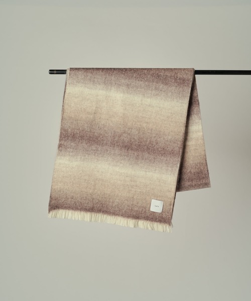 Lui's(ルイス)の「ニュアンスグラデーションボリュームロングマフラー(マフラー・メンズ・ブルー/ブラック/モカ・FREE)」の20枚目の写真