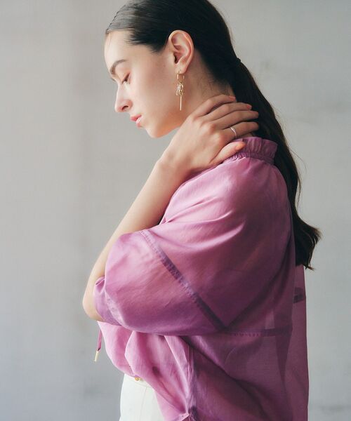 YECCA VECCA（イェッカヴェッカ）の「バルーンスリーブシアーシャツ（シャツ/ブラウス・レディース・ブラック/オフホワイト/ピンク・FREE）」の17枚目の写真