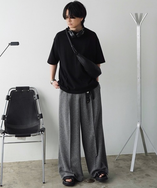 WYM LIDNM（ウィム バイ リドム）の「ROUND MINI SHOULDER BAG（ショルダーバッグ・メンズ・ブラック/ダークブラウン/ライトグレー・FREE）」の7枚目の写真