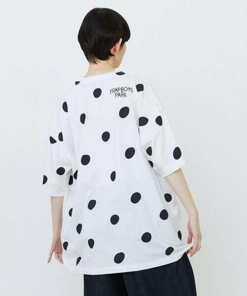 FRAPBOIS（フラボア）の「マークドットT（Tシャツ/カットソー・レディース・ブラック/ホワイト/エンジ・1）」の5枚目の写真