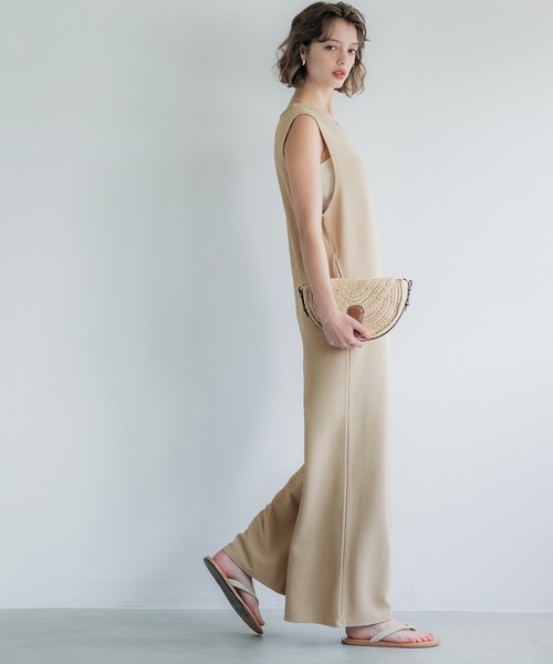 coca（coca）（コカ）の「エンボスフロントジップオールインワン（つなぎ/オールインワン・レディース・ベージュ/ブラック・S/M/L）」の6枚目の写真