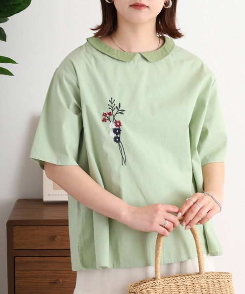 Emago(イマゴ)の「EMAGO 花刺繍ブラウス(シャツ/ブラウス・レディース・ホワイト/オリーブ/ブラック・FREE)」の3枚目の写真