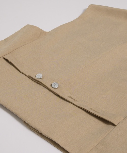 MUHET(ミュエータ)の「【set up可能】metal button sleeveless vest / メタルボタンノースリーブジレ(ベスト・レディース・ベージュ/ブラック・FREE)」の19枚目の写真