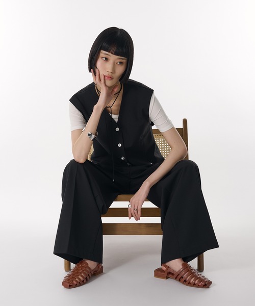 MUHET(ミュエータ)の「【set up可能】metal button sleeveless vest / メタルボタンノースリーブジレ(ベスト・レディース・ベージュ/ブラック・FREE)」の22枚目の写真
