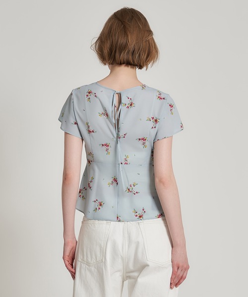 ESTNATION(エストネーション)の「ESTNATION / フラワーブーケプリント ブラウス(シャツ/ブラウス・レディース・カリビアンブルー・36/38)」の3枚目の写真